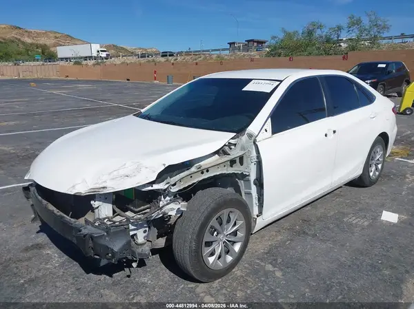 4T1BF1FK7GU242854 2016 TOYOTA CAMRY - Image 2