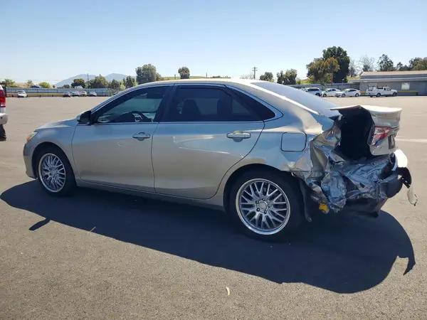 4T1BF1FK7GU243261 2016 TOYOTA CAMRY - Image 2