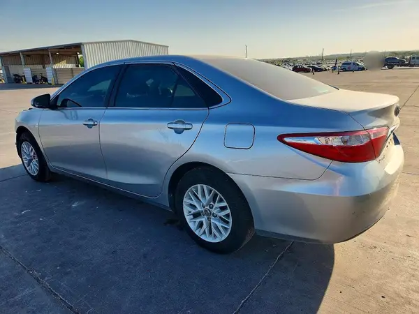 4T1BF1FK7GU243549 2016 TOYOTA CAMRY - Image 2