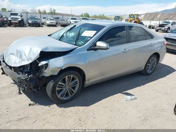 4T1BF1FK7GU244605 2016 TOYOTA CAMRY - Image 2