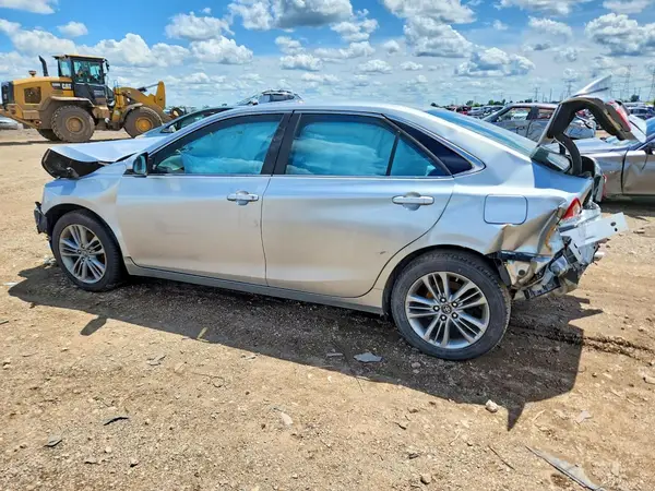 4T1BF1FK7GU246368 2016 TOYOTA CAMRY - Image 2