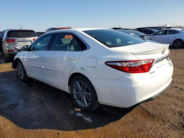 4T1BF1FK7GU249156 2016 TOYOTA CAMRY - Image 2