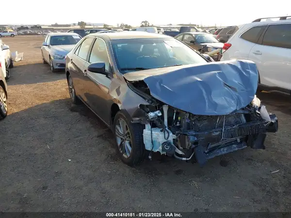 4T1BF1FK7GU250033 2016 TOYOTA CAMRY - Image 1
