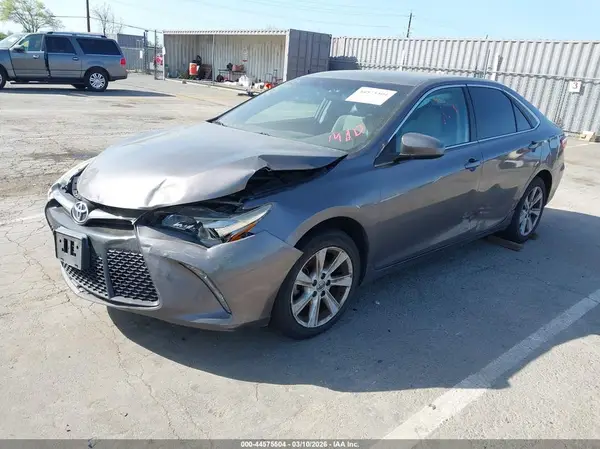 4T1BF1FK7GU250968 2016 TOYOTA CAMRY - Image 2
