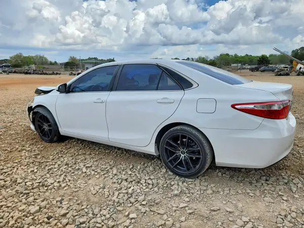 4T1BF1FK7GU251716 2016 TOYOTA CAMRY - Image 2