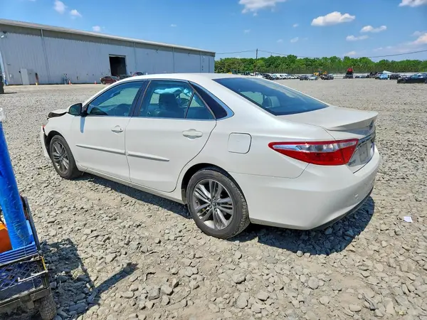 4T1BF1FK7GU251909 2016 TOYOTA CAMRY - Image 2