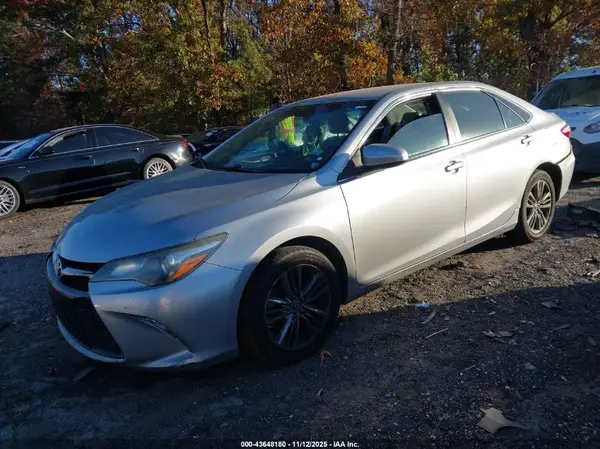 4T1BF1FK7GU251957 2016 TOYOTA CAMRY - Image 2