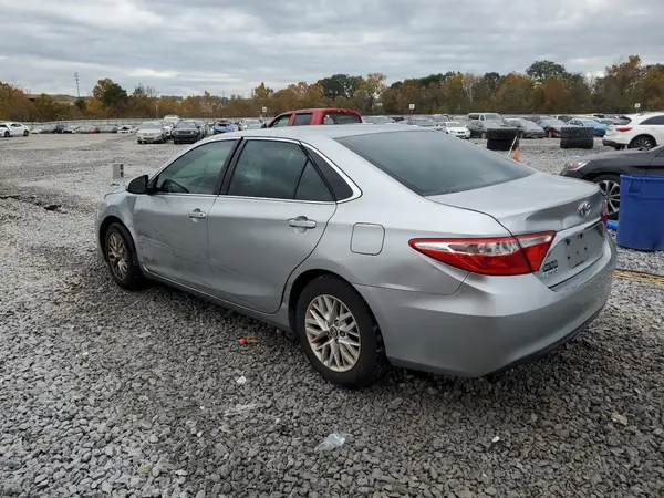 4T1BF1FK7GU258617 2016 TOYOTA CAMRY - Image 2