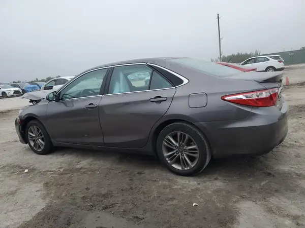 4T1BF1FK7GU258763 2016 TOYOTA CAMRY - Image 2