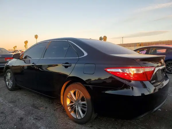4T1BF1FK7GU260612 2016 TOYOTA CAMRY - Image 2