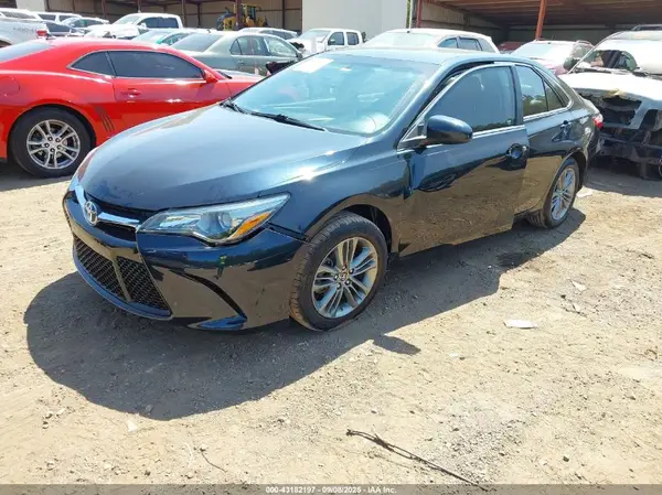 4T1BF1FK7GU263171 2016 TOYOTA CAMRY - Image 2