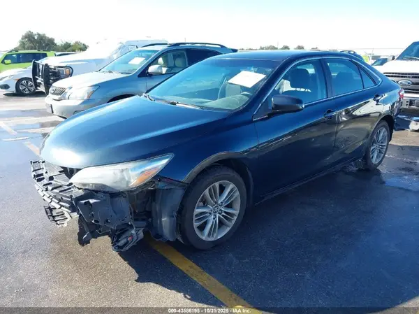 4T1BF1FK7GU263218 2016 TOYOTA CAMRY - Image 2