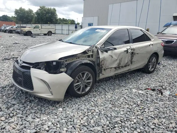 4T1BF1FK7GU263767 2016 TOYOTA CAMRY - Image 1