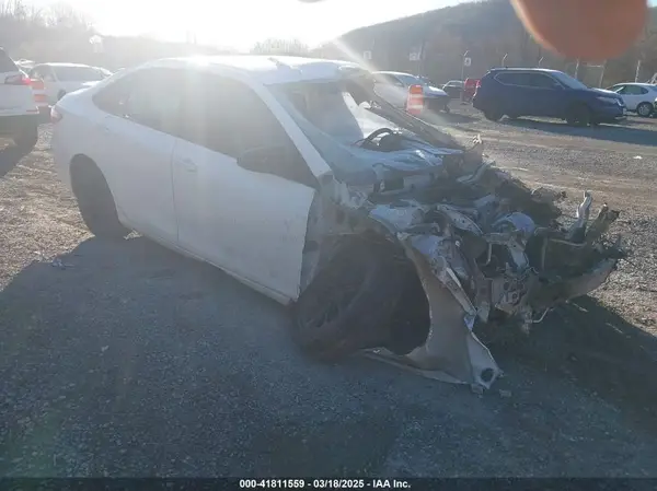 4T1BF1FK7GU264837 2016 TOYOTA CAMRY - Image 1