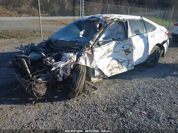 4T1BF1FK7GU264837 2016 TOYOTA CAMRY - Image 2