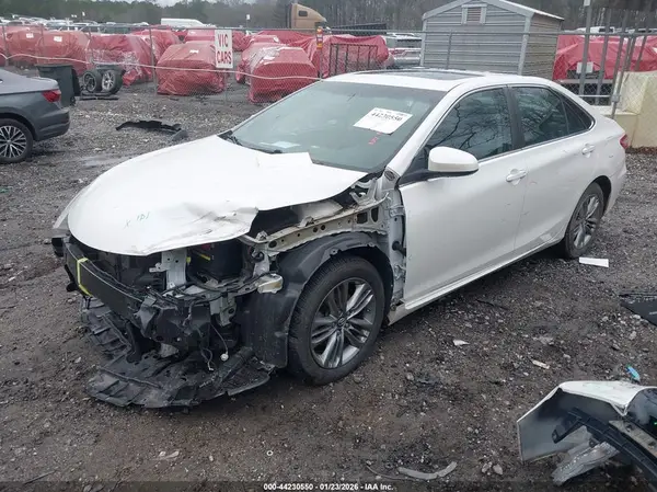 4T1BF1FK7GU266121 2016 TOYOTA CAMRY - Image 2