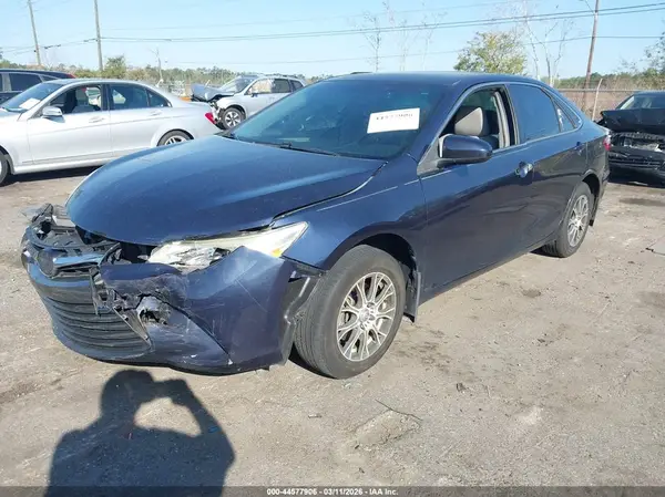 4T1BF1FK7GU502315 2016 TOYOTA CAMRY - Image 2