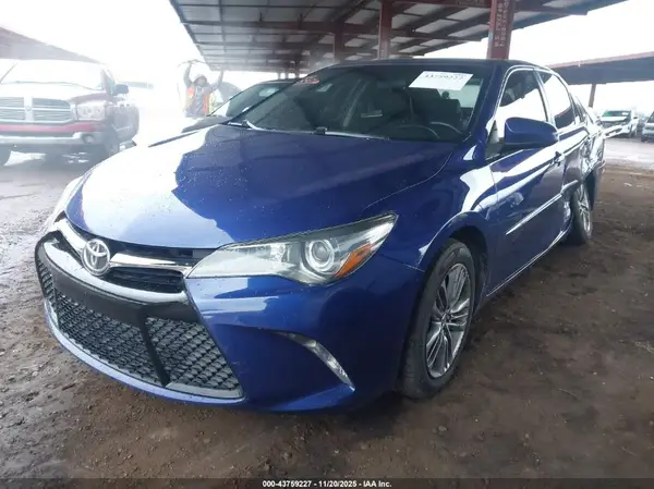 4T1BF1FK7GU504131 2016 TOYOTA CAMRY - Image 2