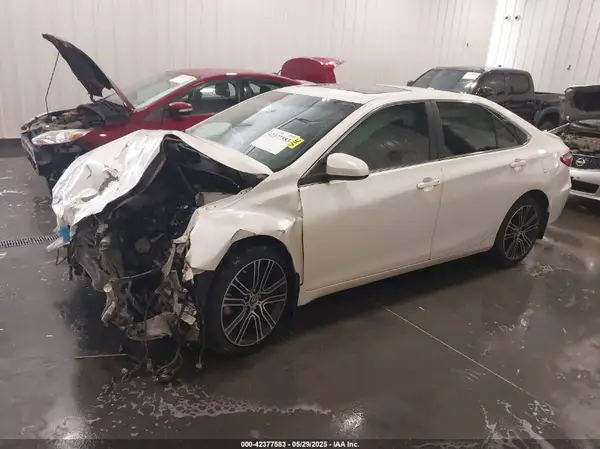 4T1BF1FK7GU510141 2016 TOYOTA CAMRY - Image 2