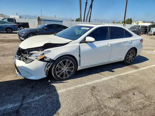4T1BF1FK7GU512682 2016 TOYOTA CAMRY - Image 1