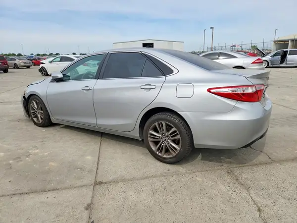 4T1BF1FK7GU514058 2016 TOYOTA CAMRY - Image 2