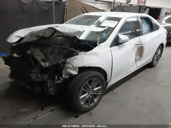 4T1BF1FK7GU514920 2016 TOYOTA CAMRY - Image 2