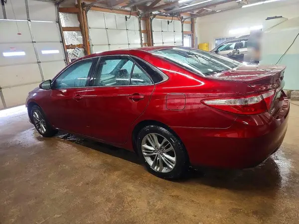 4T1BF1FK7GU516196 2016 TOYOTA CAMRY - Image 2