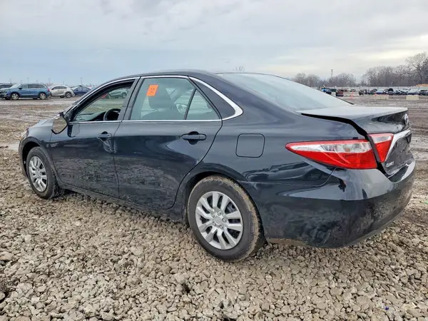 4T1BF1FK7GU516943 2016 TOYOTA CAMRY - Image 2