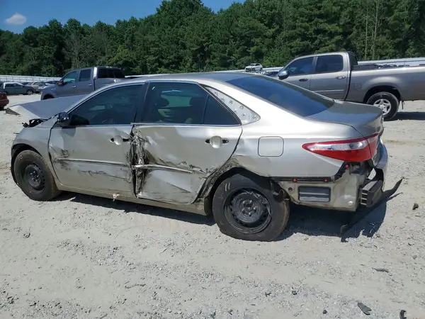 4T1BF1FK7GU518689 2016 TOYOTA CAMRY - Image 2
