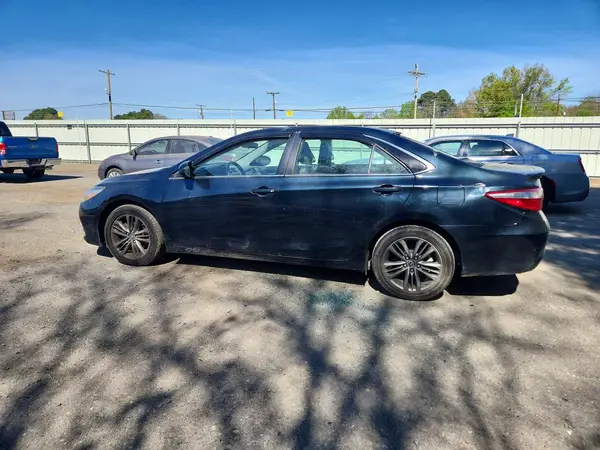 4T1BF1FK7GU518983 2016 TOYOTA CAMRY - Image 2