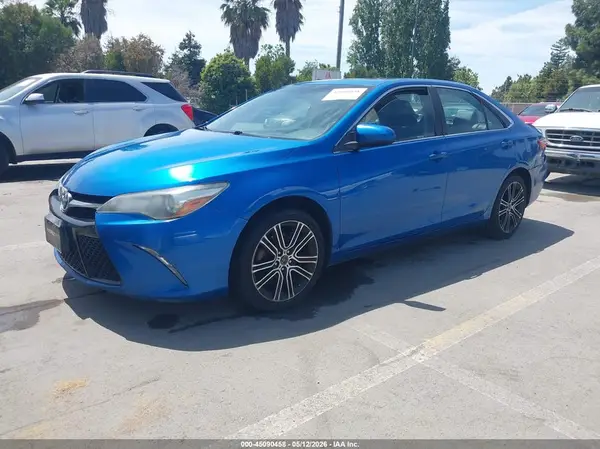 4T1BF1FK7GU519535 2016 TOYOTA CAMRY - Image 2