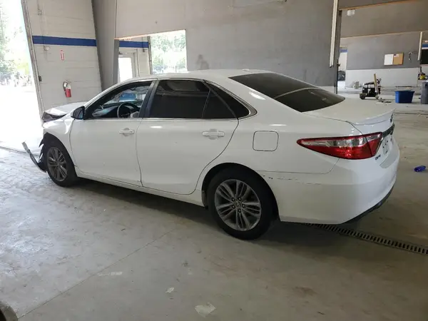 4T1BF1FK7GU520426 2016 TOYOTA CAMRY - Image 2