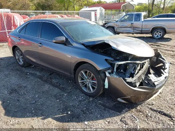 4T1BF1FK7GU520944 2016 TOYOTA CAMRY - Image 1