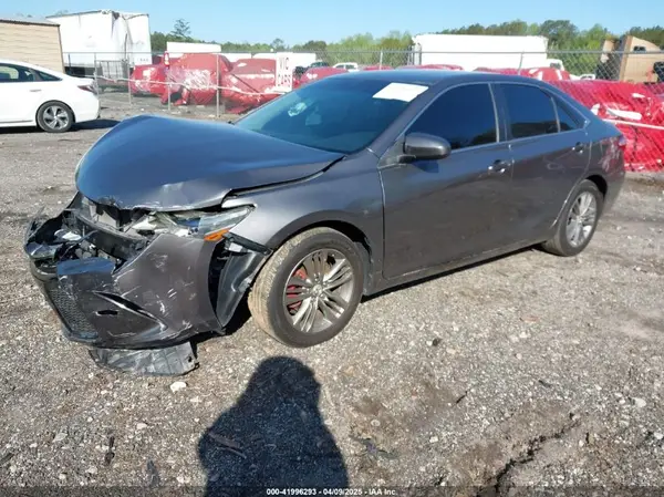 4T1BF1FK7GU520944 2016 TOYOTA CAMRY - Image 2