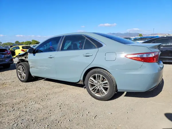 4T1BF1FK7GU521074 2016 TOYOTA CAMRY - Image 2
