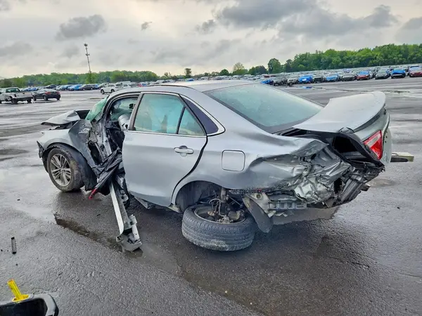 4T1BF1FK7GU521141 2016 TOYOTA CAMRY - Image 2