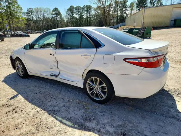 4T1BF1FK7GU521804 2016 TOYOTA CAMRY - Image 2