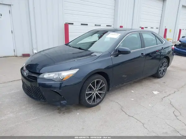4T1BF1FK7GU523116 2016 TOYOTA CAMRY - Image 2
