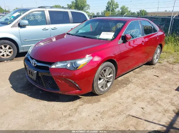 4T1BF1FK7GU524086 2016 TOYOTA CAMRY - Image 2