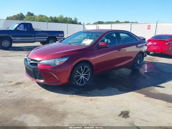 4T1BF1FK7GU526906 2016 TOYOTA CAMRY - Image 2