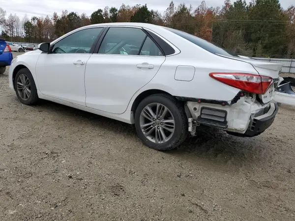 4T1BF1FK7GU528106 2016 TOYOTA CAMRY - Image 2