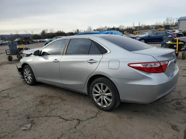 4T1BF1FK7GU528736 2016 TOYOTA CAMRY - Image 2