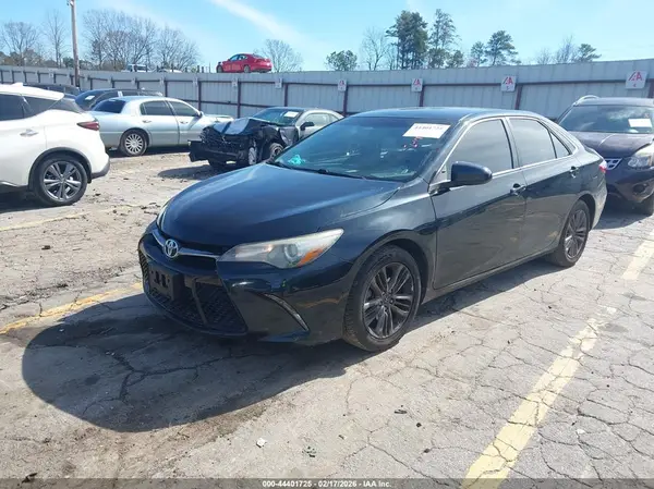 4T1BF1FK7GU533273 2016 TOYOTA CAMRY - Image 2