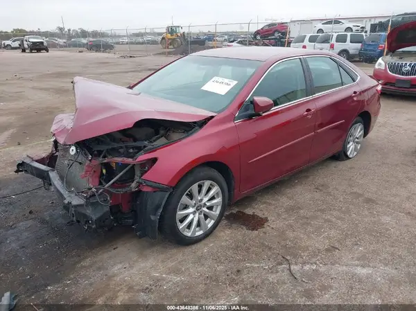 4T1BF1FK7GU535539 2016 TOYOTA CAMRY - Image 2