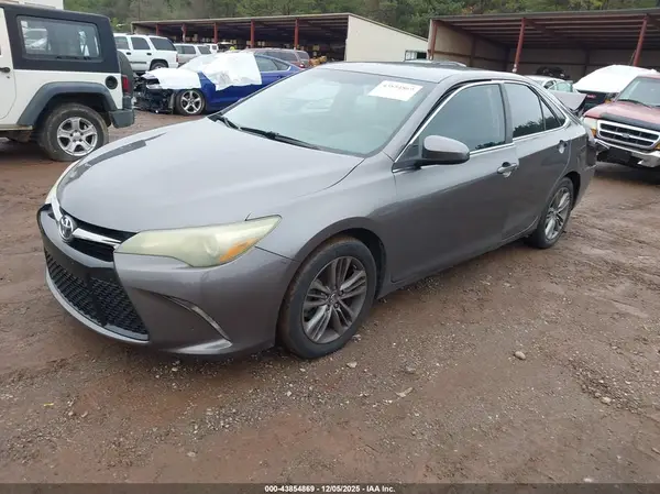 4T1BF1FK7GU538053 2016 TOYOTA CAMRY - Image 2