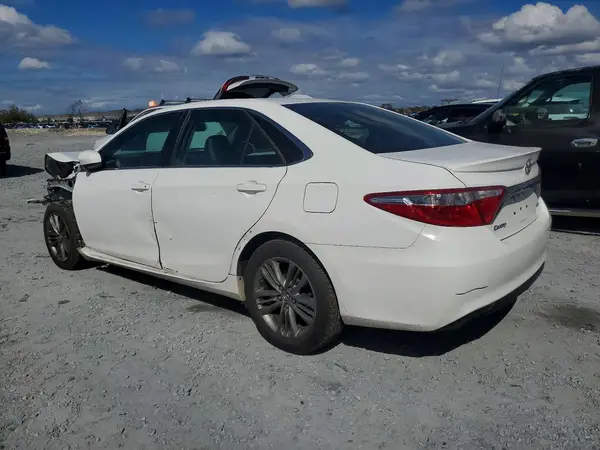 4T1BF1FK7GU542622 2016 TOYOTA CAMRY - Image 2
