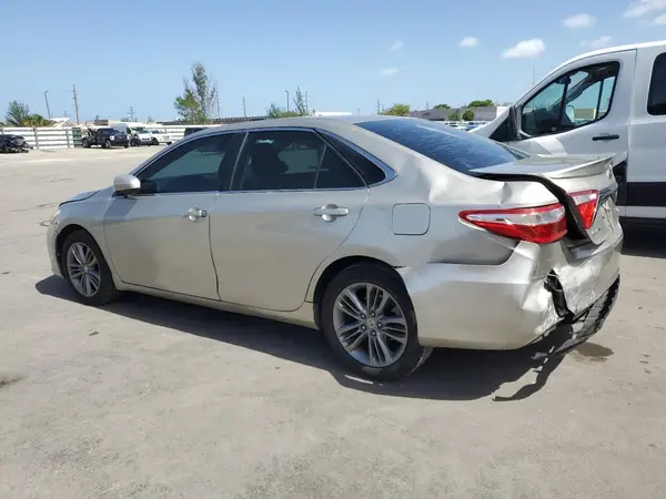 4T1BF1FK7GU543933 2016 TOYOTA CAMRY - Image 2
