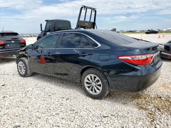 4T1BF1FK7GU545729 2016 TOYOTA CAMRY - Image 2