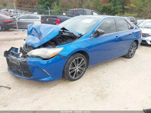 4T1BF1FK7GU546105 2016 TOYOTA CAMRY - Image 2
