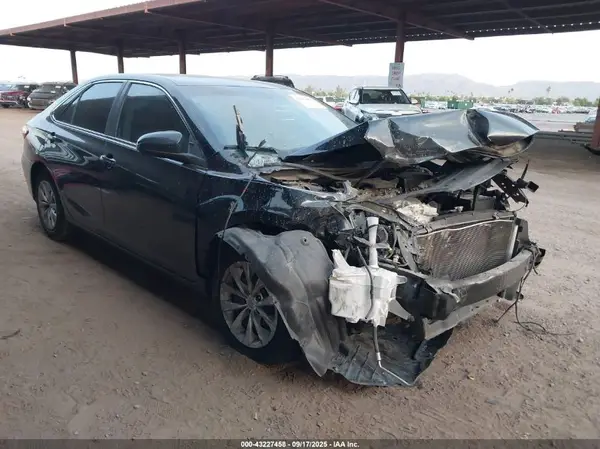 4T1BF1FK7GU546380 2016 TOYOTA CAMRY - Image 1